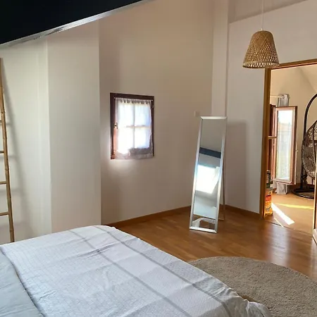 Maison A La Campagne Avec Piscine Et Jacuzzi Buanes