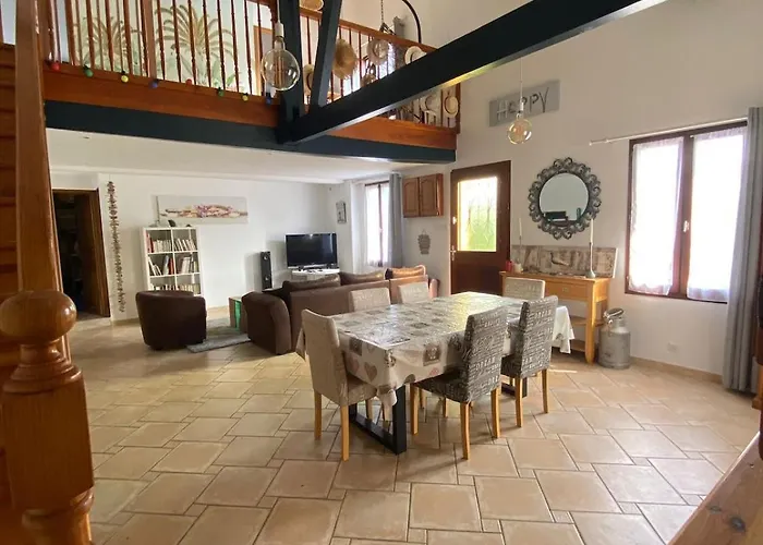 Maison A La Campagne Avec Piscine Et Jacuzzi Semesterbostad