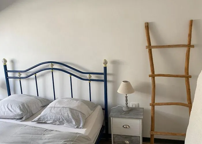 Maison A La Campagne Avec Piscine Et Jacuzzi Buanes